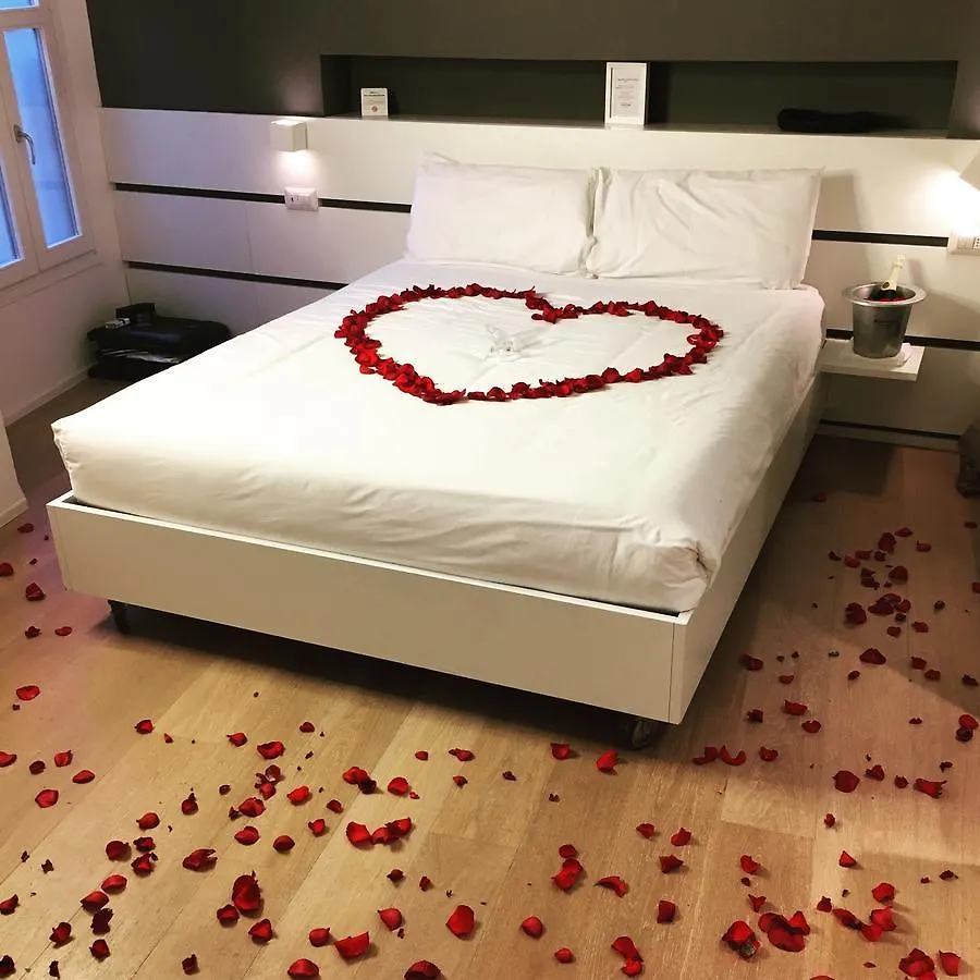 Como Luxury Rooms Guest house
